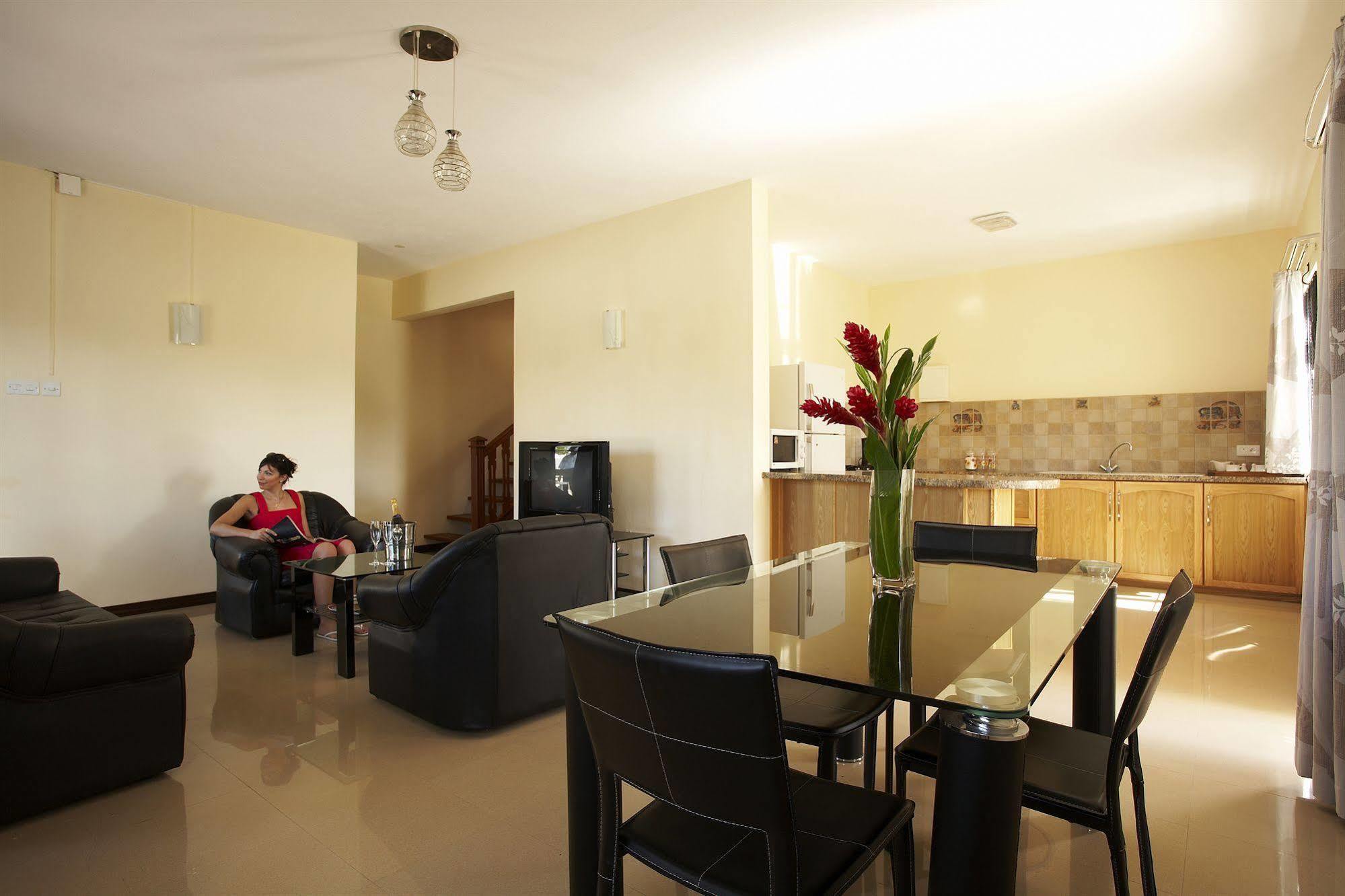 Jet Villa Flic en Flac ภายนอก รูปภาพ
