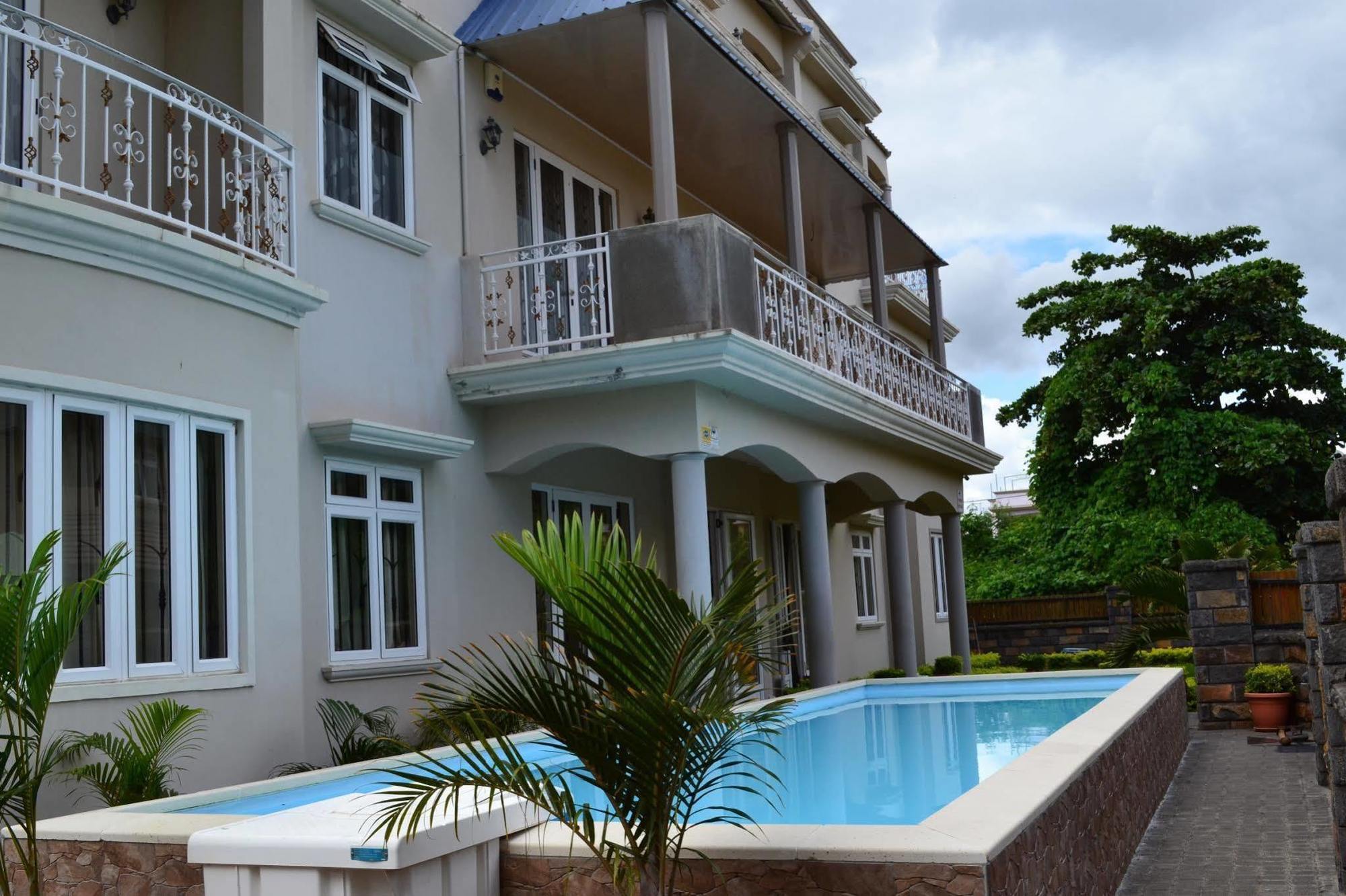 Jet Villa Flic en Flac ภายนอก รูปภาพ