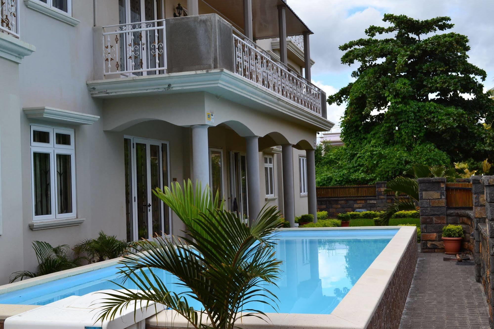 Jet Villa Flic en Flac ภายนอก รูปภาพ