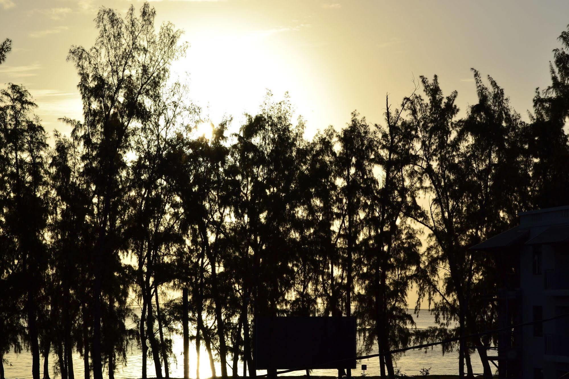 Jet Villa Flic en Flac ภายนอก รูปภาพ